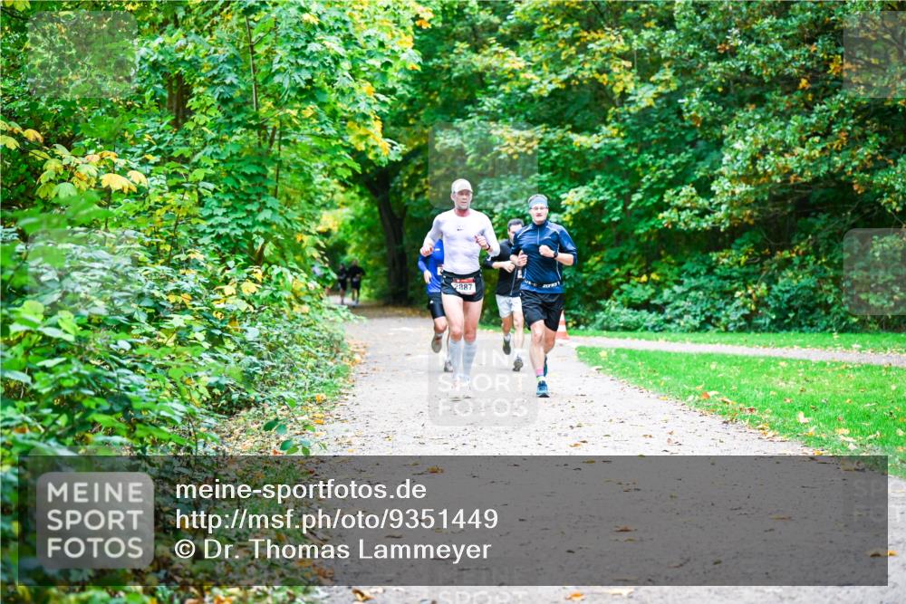 12.10.2025 - Bramfelder Halbmarathon 2025 Dr. Thomas Lammeyer http://msf.ph/oto/9351449 12.10.2025 10:39:07 Laufen 2887 meine-sportfotos.de