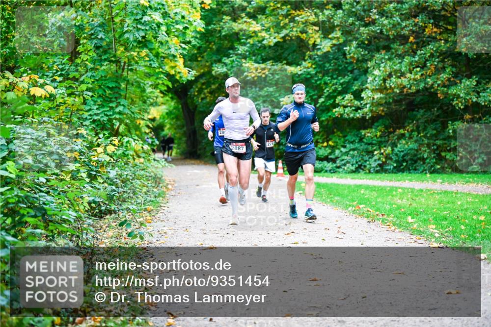 12.10.2025 - Bramfelder Halbmarathon 2025 Dr. Thomas Lammeyer http://msf.ph/oto/9351454 12.10.2025 10:39:08 Laufen 28, 2887, 275 meine-sportfotos.de