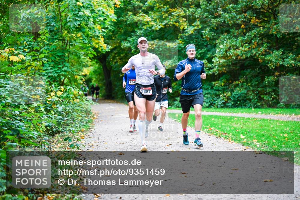 12.10.2025 - Bramfelder Halbmarathon 2025 Dr. Thomas Lammeyer http://msf.ph/oto/9351459 12.10.2025 10:39:09 Laufen 2845, 2887, 275 meine-sportfotos.de