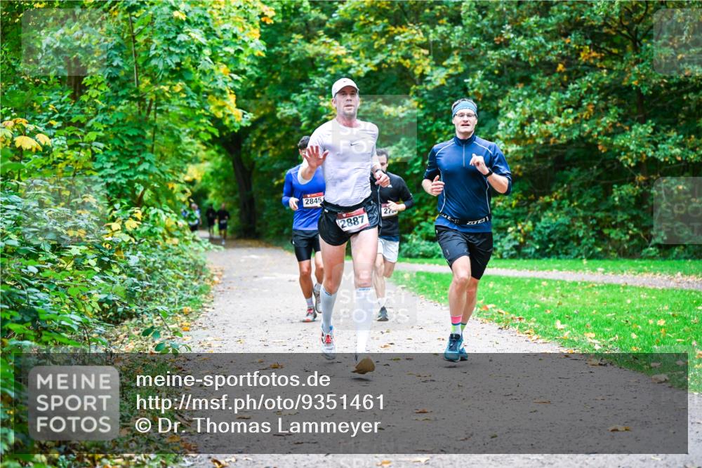 12.10.2025 - Bramfelder Halbmarathon 2025 Dr. Thomas Lammeyer http://msf.ph/oto/9351461 12.10.2025 10:39:09 Laufen 2845, 2887, 12 meine-sportfotos.de