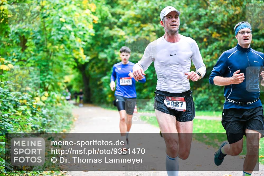 12.10.2025 - Bramfelder Halbmarathon 2025 Dr. Thomas Lammeyer http://msf.ph/oto/9351470 12.10.2025 10:39:11 Laufen 2845, 2887 meine-sportfotos.de