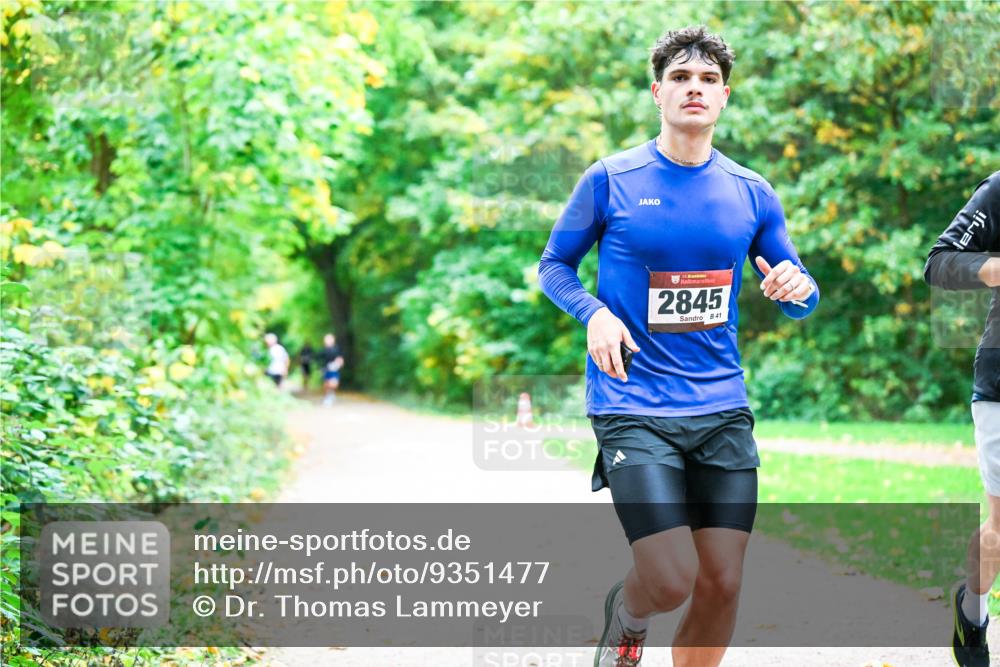 12.10.2025 - Bramfelder Halbmarathon 2025 Dr. Thomas Lammeyer http://msf.ph/oto/9351477 12.10.2025 10:39:12 Laufen 2845, 41 meine-sportfotos.de