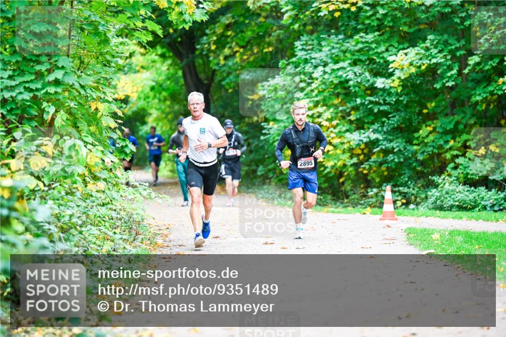 12.10.2025 - Bramfelder Halbmarathon 2025 Dr. Thomas Lammeyer http://msf.ph/oto/9351489 12.10.2025 10:39:18 Laufen 2895 meine-sportfotos.de