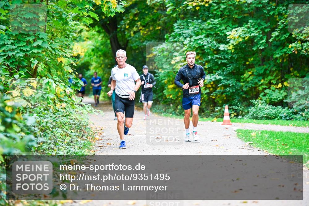 12.10.2025 - Bramfelder Halbmarathon 2025 Dr. Thomas Lammeyer http://msf.ph/oto/9351495 12.10.2025 10:39:19 Laufen 2895 meine-sportfotos.de