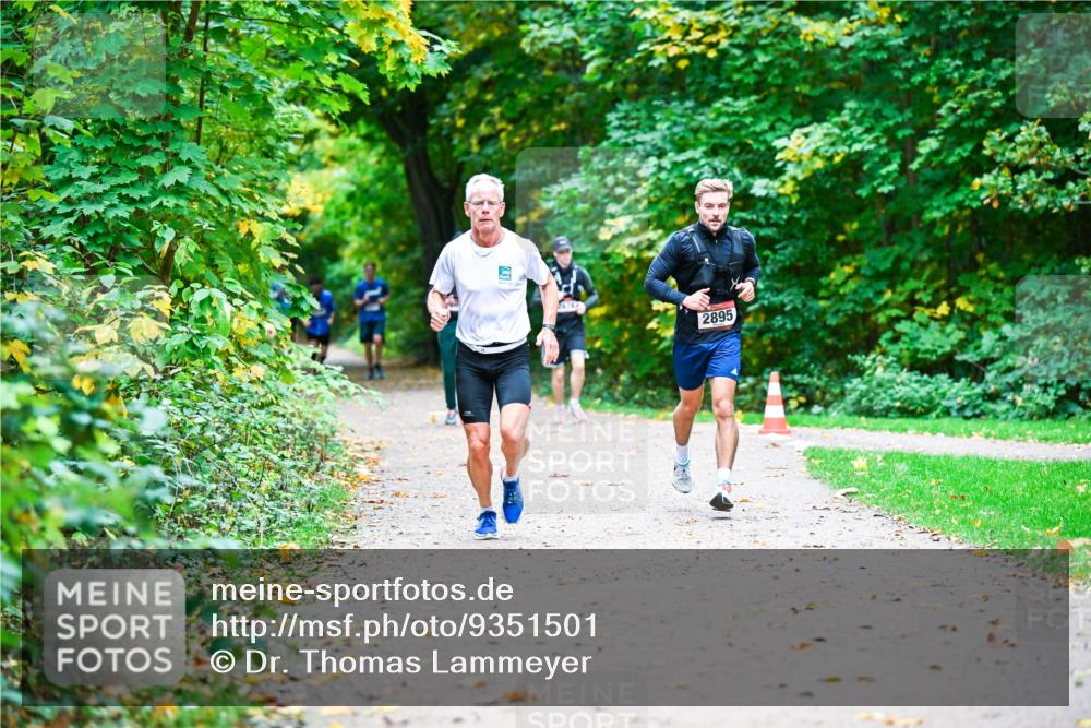 12.10.2025 - Bramfelder Halbmarathon 2025 Dr. Thomas Lammeyer http://msf.ph/oto/9351501 12.10.2025 10:39:20 Laufen 2895 meine-sportfotos.de