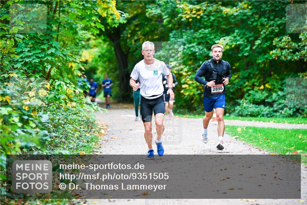 12.10.2025 - Bramfelder Halbmarathon 2025 Dr. Thomas Lammeyer http://msf.ph/oto/9351505 12.10.2025 10:39:20 Laufen 2895 meine-sportfotos.de