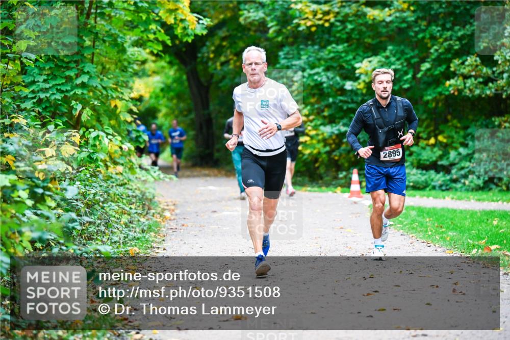 12.10.2025 - Bramfelder Halbmarathon 2025 Dr. Thomas Lammeyer http://msf.ph/oto/9351508 12.10.2025 10:39:21 Laufen 0, 2895 meine-sportfotos.de