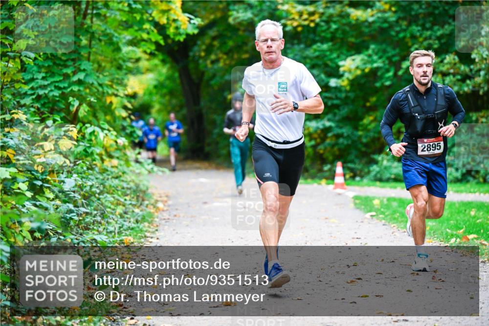 12.10.2025 - Bramfelder Halbmarathon 2025 Dr. Thomas Lammeyer http://msf.ph/oto/9351513 12.10.2025 10:39:22 Laufen 2895 meine-sportfotos.de