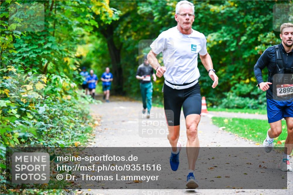 12.10.2025 - Bramfelder Halbmarathon 2025 Dr. Thomas Lammeyer http://msf.ph/oto/9351516 12.10.2025 10:39:22 Laufen 2895 meine-sportfotos.de