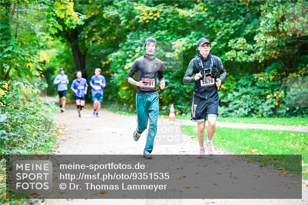 12.10.2025 - Bramfelder Halbmarathon 2025 Dr. Thomas Lammeyer http://msf.ph/oto/9351535 12.10.2025 10:39:26 Laufen 2676 meine-sportfotos.de