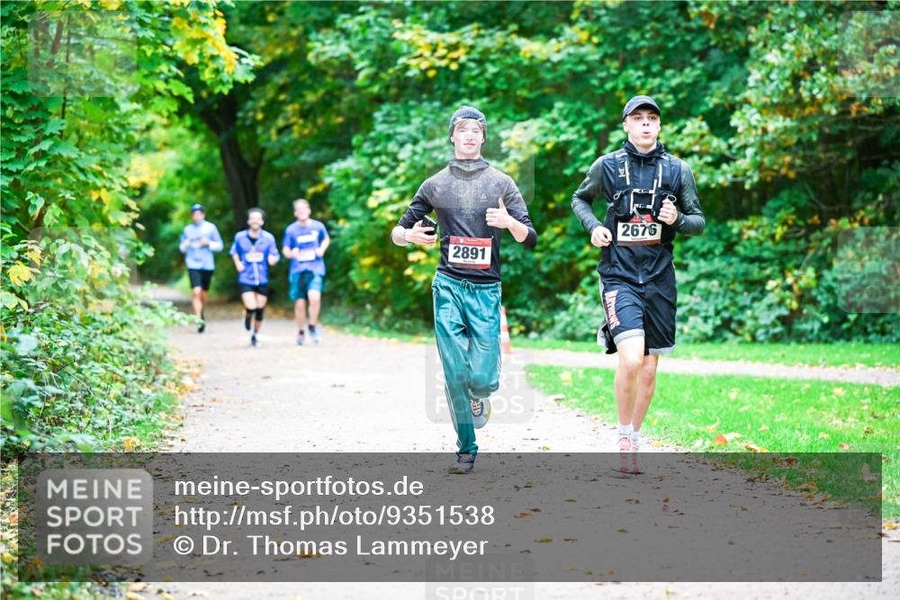 12.10.2025 - Bramfelder Halbmarathon 2025 Dr. Thomas Lammeyer http://msf.ph/oto/9351538 12.10.2025 10:39:26 Laufen 2891, 2676 meine-sportfotos.de