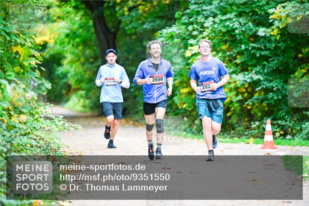 12.10.2025 - Bramfelder Halbmarathon 2025 Dr. Thomas Lammeyer http://msf.ph/oto/9351550 12.10.2025 10:39:29 Laufen 2939, 2699, 282 meine-sportfotos.de