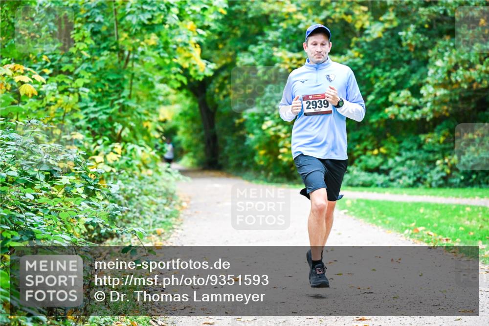 12.10.2025 - Bramfelder Halbmarathon 2025 Dr. Thomas Lammeyer http://msf.ph/oto/9351593 12.10.2025 10:39:36 Laufen 2939 meine-sportfotos.de