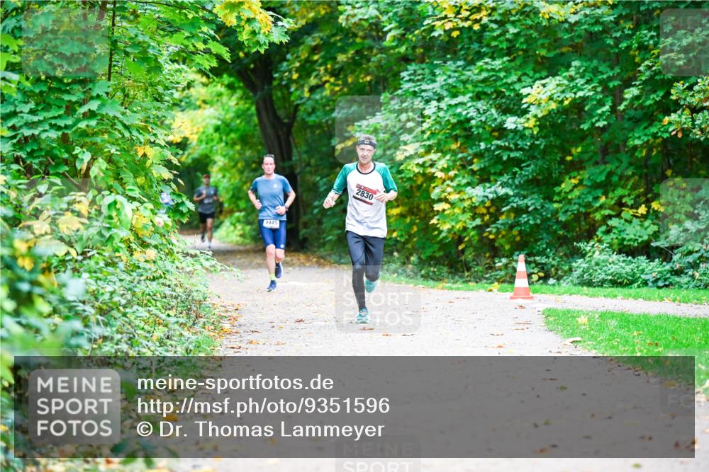 12.10.2025 - Bramfelder Halbmarathon 2025 Dr. Thomas Lammeyer http://msf.ph/oto/9351596 12.10.2025 10:39:45 Laufen 2449, 2830 meine-sportfotos.de