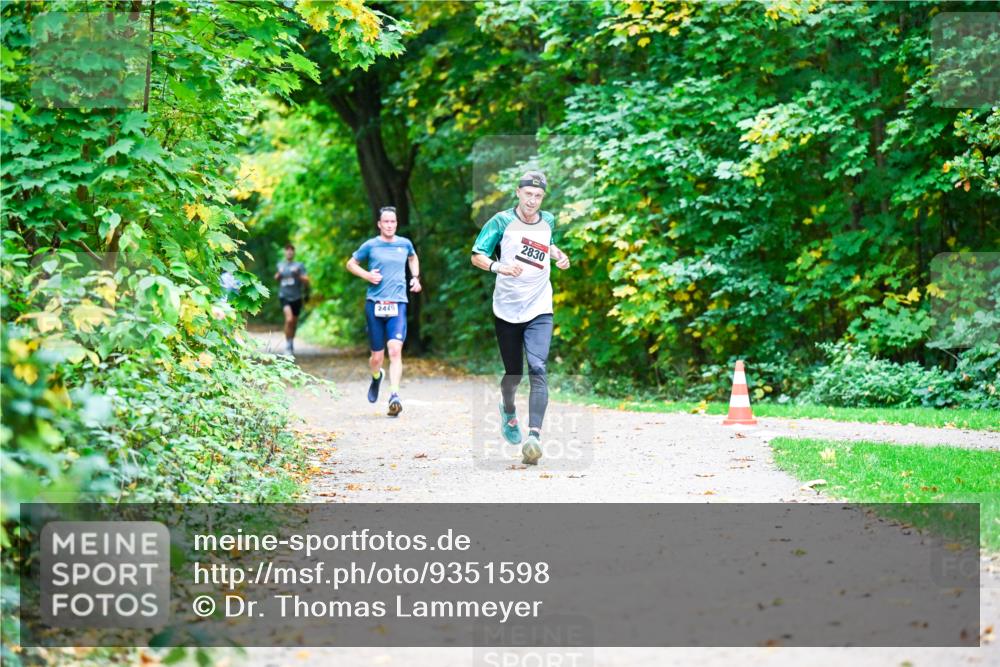 12.10.2025 - Bramfelder Halbmarathon 2025 Dr. Thomas Lammeyer http://msf.ph/oto/9351598 12.10.2025 10:39:45 Laufen 2449, 2830 meine-sportfotos.de