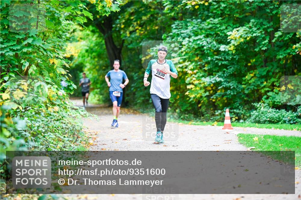 12.10.2025 - Bramfelder Halbmarathon 2025 Dr. Thomas Lammeyer http://msf.ph/oto/9351600 12.10.2025 10:39:46 Laufen 2449, 2830 meine-sportfotos.de