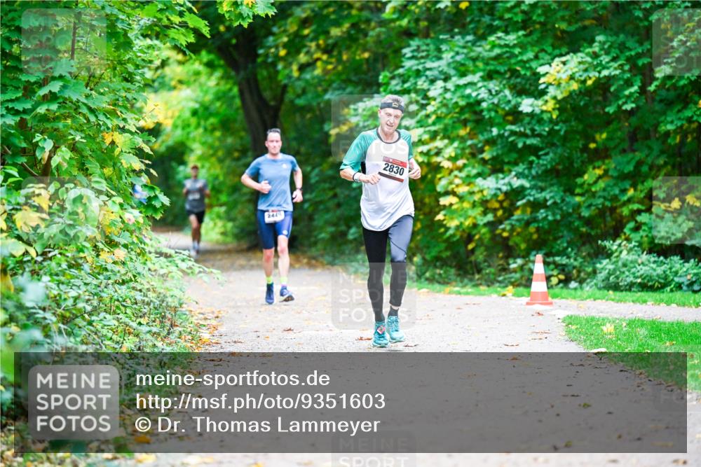 12.10.2025 - Bramfelder Halbmarathon 2025 Dr. Thomas Lammeyer http://msf.ph/oto/9351603 12.10.2025 10:39:46 Laufen 244, 2830 meine-sportfotos.de
