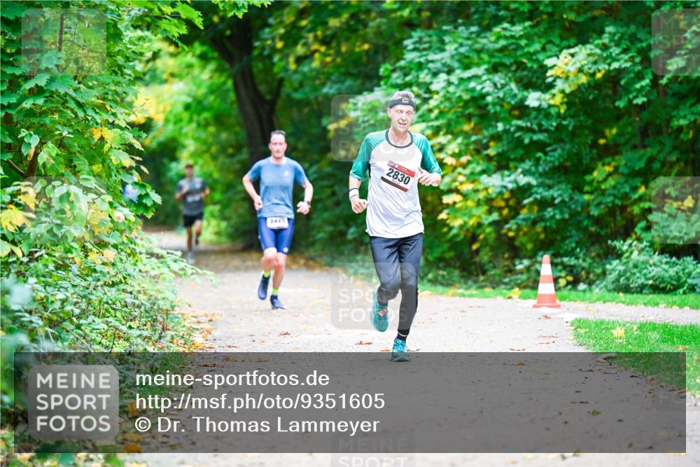 12.10.2025 - Bramfelder Halbmarathon 2025 Dr. Thomas Lammeyer http://msf.ph/oto/9351605 12.10.2025 10:39:46 Laufen 2445, 2830 meine-sportfotos.de
