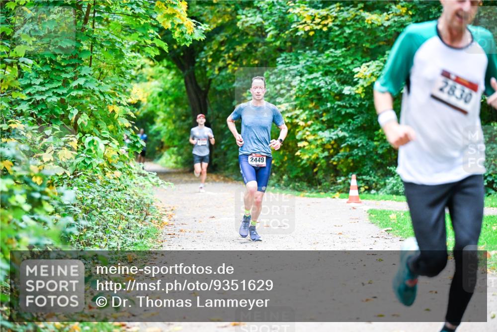 12.10.2025 - Bramfelder Halbmarathon 2025 Dr. Thomas Lammeyer http://msf.ph/oto/9351629 12.10.2025 10:39:50 Laufen 2449, 2830 meine-sportfotos.de