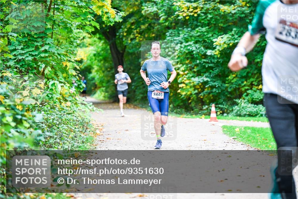 12.10.2025 - Bramfelder Halbmarathon 2025 Dr. Thomas Lammeyer http://msf.ph/oto/9351630 12.10.2025 10:39:50 Laufen 2449, 283 meine-sportfotos.de