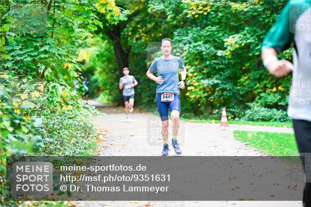 12.10.2025 - Bramfelder Halbmarathon 2025 Dr. Thomas Lammeyer http://msf.ph/oto/9351631 12.10.2025 10:39:50 Laufen 2449 meine-sportfotos.de