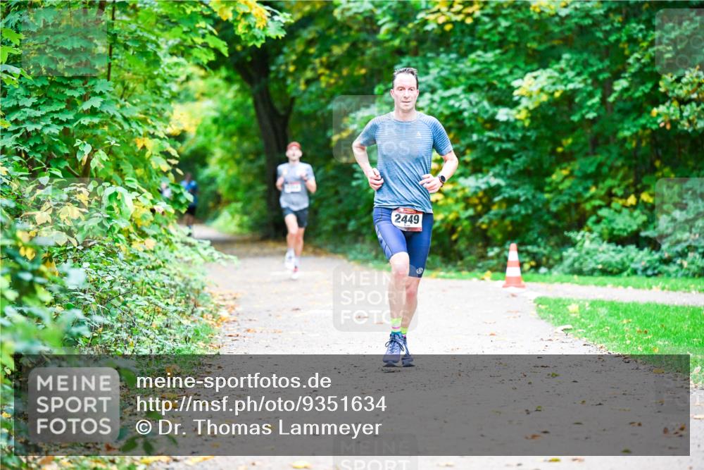 12.10.2025 - Bramfelder Halbmarathon 2025 Dr. Thomas Lammeyer http://msf.ph/oto/9351634 12.10.2025 10:39:51 Laufen 2449 meine-sportfotos.de