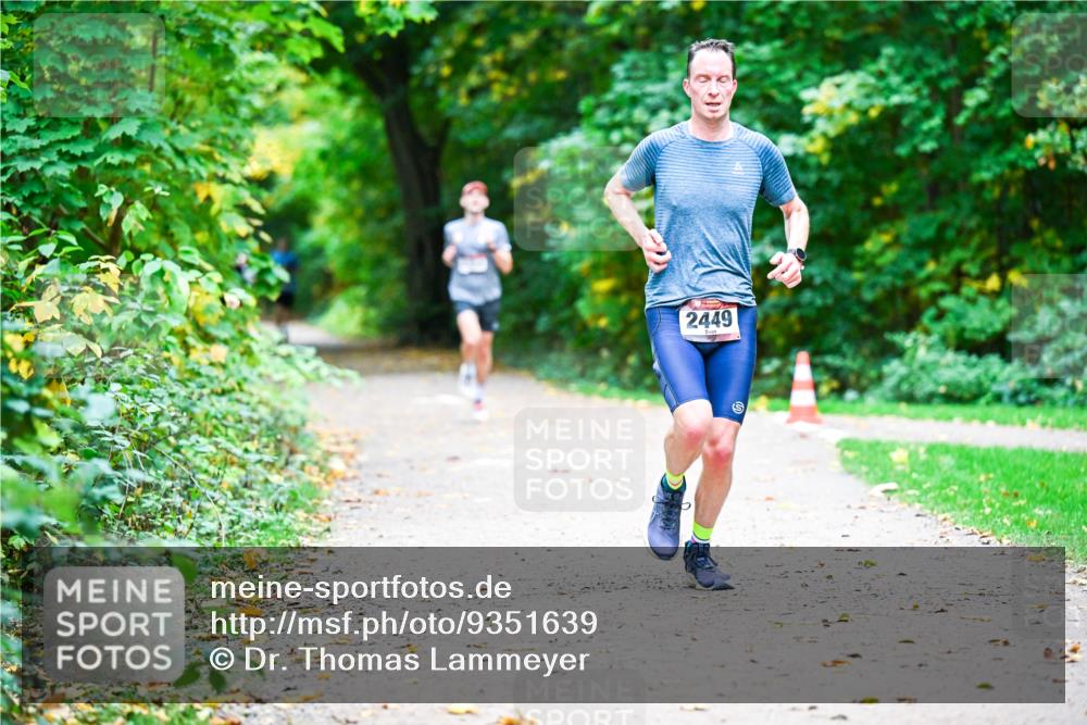 12.10.2025 - Bramfelder Halbmarathon 2025 Dr. Thomas Lammeyer http://msf.ph/oto/9351639 12.10.2025 10:39:51 Laufen 2449 meine-sportfotos.de
