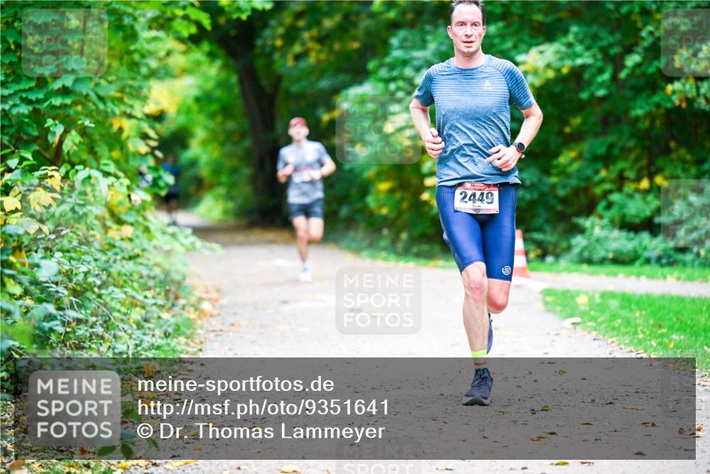 12.10.2025 - Bramfelder Halbmarathon 2025 Dr. Thomas Lammeyer http://msf.ph/oto/9351641 12.10.2025 10:39:52 Laufen 2449 meine-sportfotos.de
