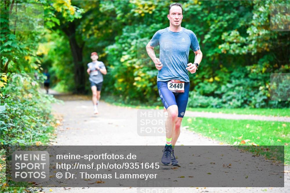 12.10.2025 - Bramfelder Halbmarathon 2025 Dr. Thomas Lammeyer http://msf.ph/oto/9351645 12.10.2025 10:39:52 Laufen 2449 meine-sportfotos.de
