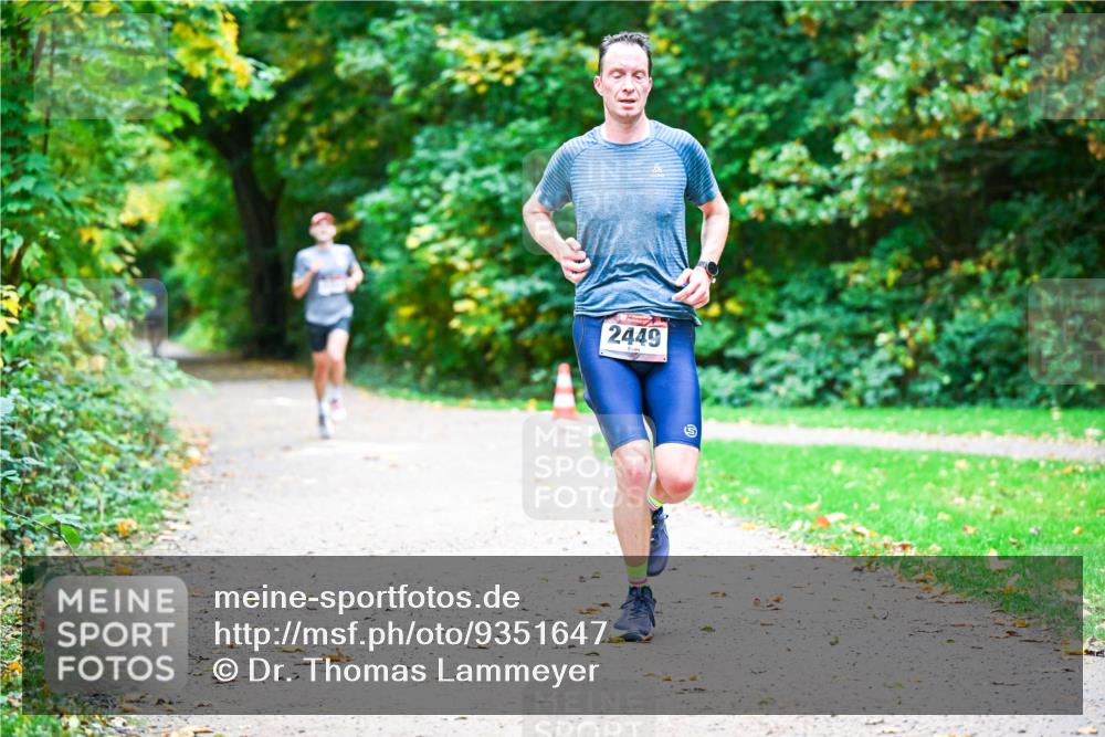12.10.2025 - Bramfelder Halbmarathon 2025 Dr. Thomas Lammeyer http://msf.ph/oto/9351647 12.10.2025 10:39:52 Laufen 2449 meine-sportfotos.de