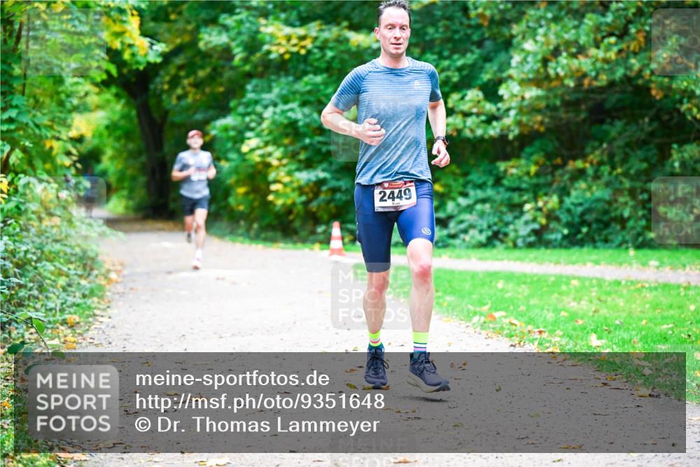 12.10.2025 - Bramfelder Halbmarathon 2025 Dr. Thomas Lammeyer http://msf.ph/oto/9351648 12.10.2025 10:39:53 Laufen 2449 meine-sportfotos.de