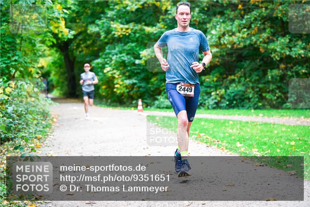 12.10.2025 - Bramfelder Halbmarathon 2025 Dr. Thomas Lammeyer http://msf.ph/oto/9351651 12.10.2025 10:39:53 Laufen 2449 meine-sportfotos.de
