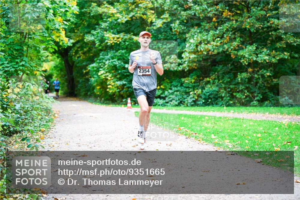 12.10.2025 - Bramfelder Halbmarathon 2025 Dr. Thomas Lammeyer http://msf.ph/oto/9351665 12.10.2025 10:39:56 Laufen 2354 meine-sportfotos.de