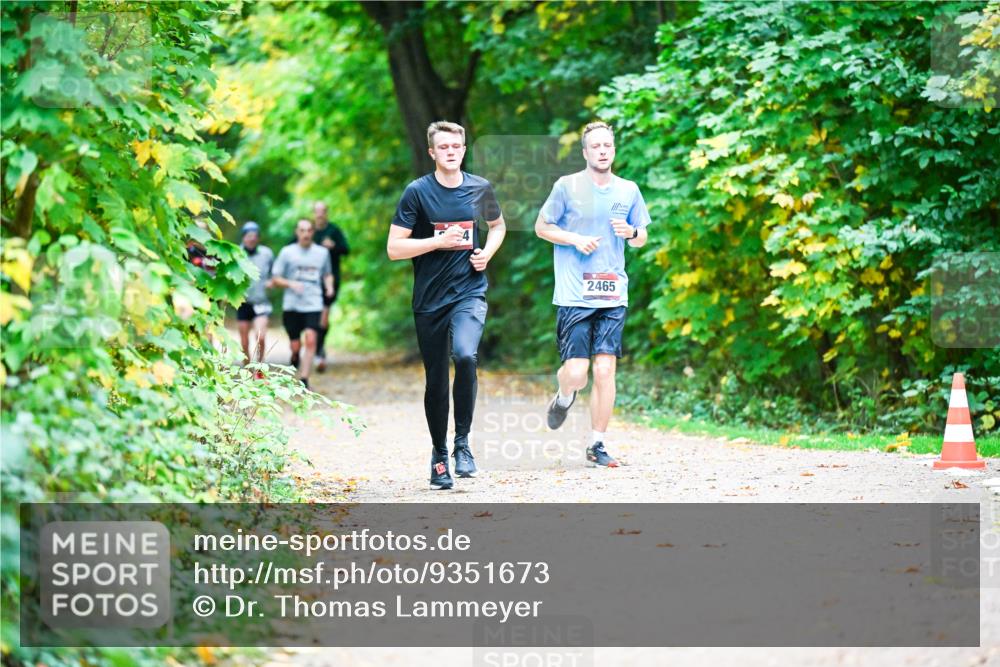 12.10.2025 - Bramfelder Halbmarathon 2025 Dr. Thomas Lammeyer http://msf.ph/oto/9351673 12.10.2025 10:40:04 Laufen 2465 meine-sportfotos.de
