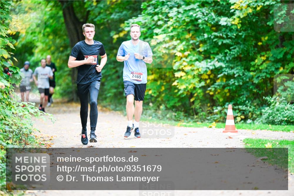 12.10.2025 - Bramfelder Halbmarathon 2025 Dr. Thomas Lammeyer http://msf.ph/oto/9351679 12.10.2025 10:40:05 Laufen 2465 meine-sportfotos.de