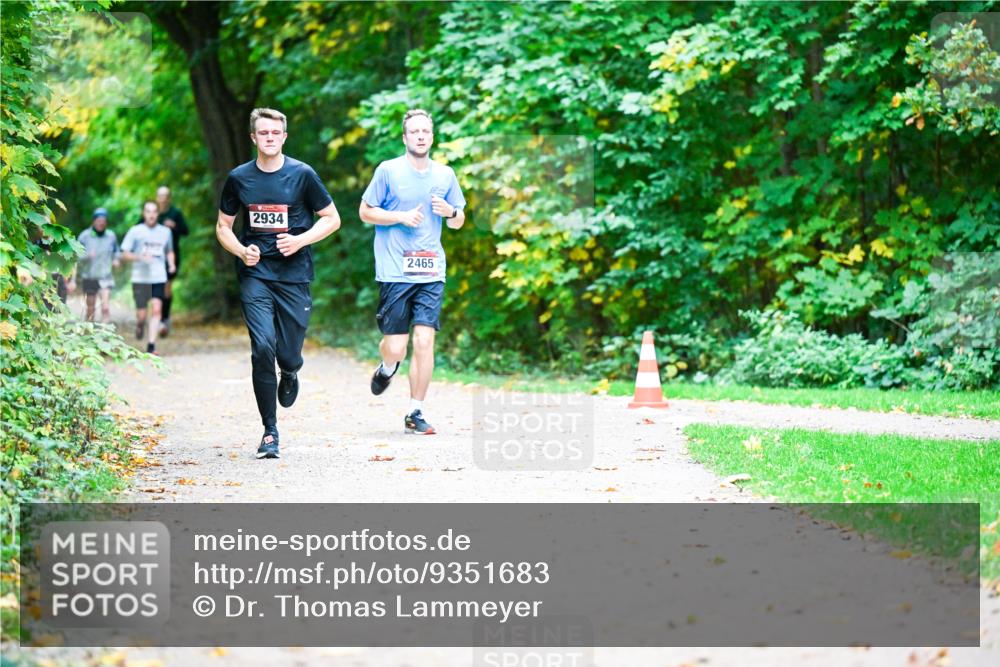 12.10.2025 - Bramfelder Halbmarathon 2025 Dr. Thomas Lammeyer http://msf.ph/oto/9351683 12.10.2025 10:40:05 Laufen 2934, 2465 meine-sportfotos.de