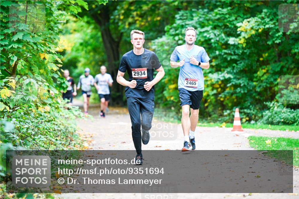 12.10.2025 - Bramfelder Halbmarathon 2025 Dr. Thomas Lammeyer http://msf.ph/oto/9351694 12.10.2025 10:40:07 Laufen 2934, 2465 meine-sportfotos.de