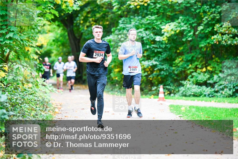 12.10.2025 - Bramfelder Halbmarathon 2025 Dr. Thomas Lammeyer http://msf.ph/oto/9351696 12.10.2025 10:40:07 Laufen 2934, 2465 meine-sportfotos.de