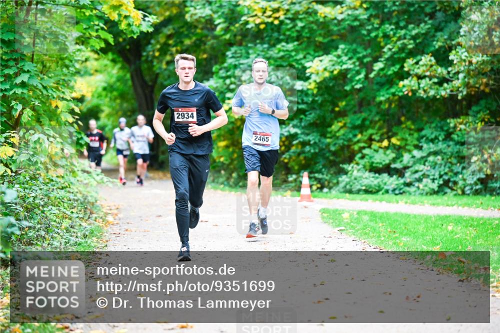 12.10.2025 - Bramfelder Halbmarathon 2025 Dr. Thomas Lammeyer http://msf.ph/oto/9351699 12.10.2025 10:40:08 Laufen 2934, 2465 meine-sportfotos.de