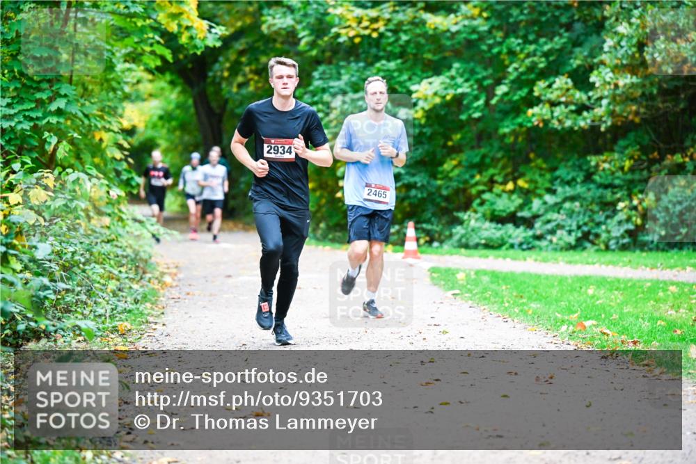 12.10.2025 - Bramfelder Halbmarathon 2025 Dr. Thomas Lammeyer http://msf.ph/oto/9351703 12.10.2025 10:40:08 Laufen 2934, 2465 meine-sportfotos.de