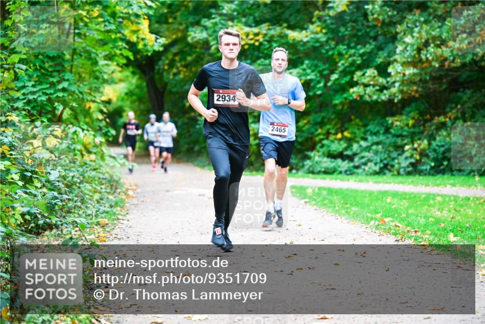 12.10.2025 - Bramfelder Halbmarathon 2025 Dr. Thomas Lammeyer http://msf.ph/oto/9351709 12.10.2025 10:40:09 Laufen 2934, 2465 meine-sportfotos.de