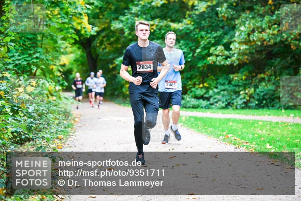 12.10.2025 - Bramfelder Halbmarathon 2025 Dr. Thomas Lammeyer http://msf.ph/oto/9351711 12.10.2025 10:40:09 Laufen 2934, 2465 meine-sportfotos.de