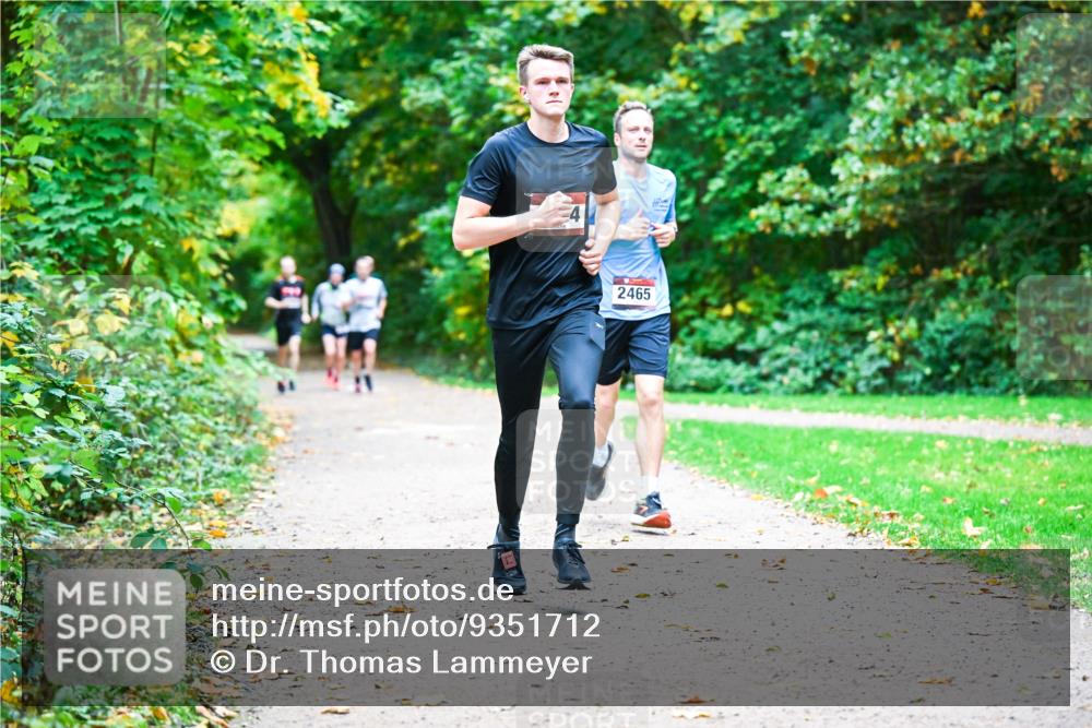12.10.2025 - Bramfelder Halbmarathon 2025 Dr. Thomas Lammeyer http://msf.ph/oto/9351712 12.10.2025 10:40:09 Laufen 2465 meine-sportfotos.de