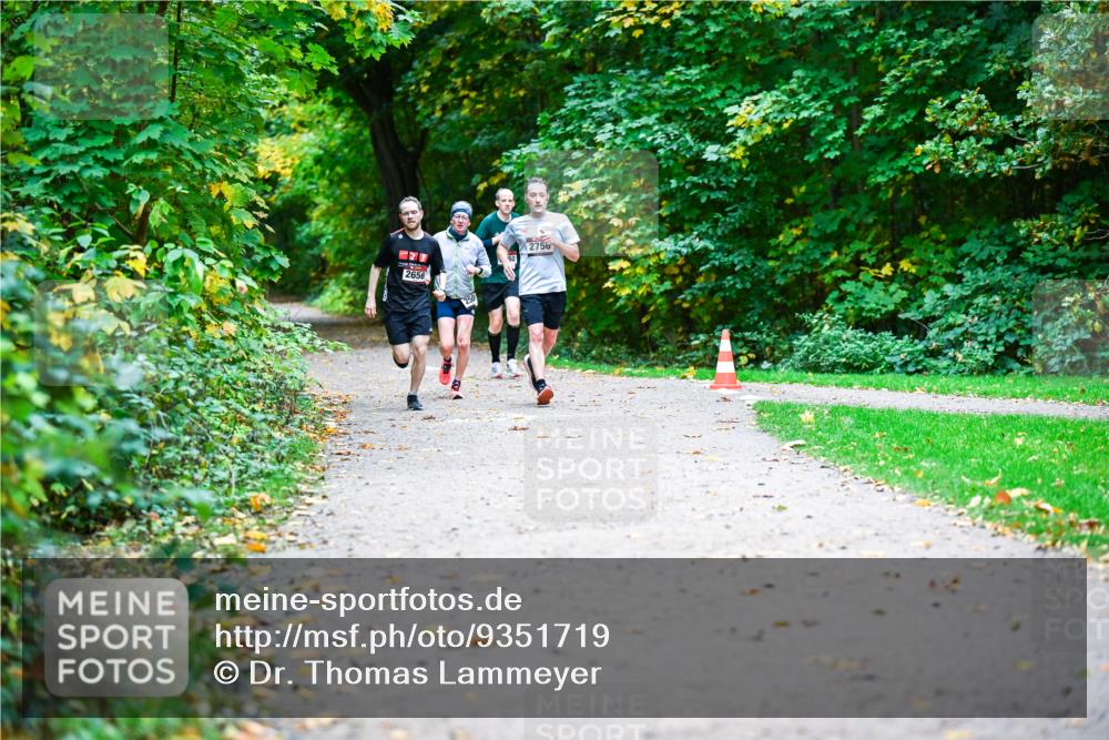 12.10.2025 - Bramfelder Halbmarathon 2025 Dr. Thomas Lammeyer http://msf.ph/oto/9351719 12.10.2025 10:40:12 Laufen 2656, 250, 2756 meine-sportfotos.de