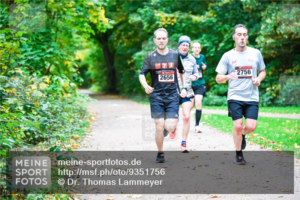 12.10.2025 - Bramfelder Halbmarathon 2025 Dr. Thomas Lammeyer http://msf.ph/oto/9351756 12.10.2025 10:40:17 Laufen 2656, 2500, 0, 361, 2756 meine-sportfotos.de