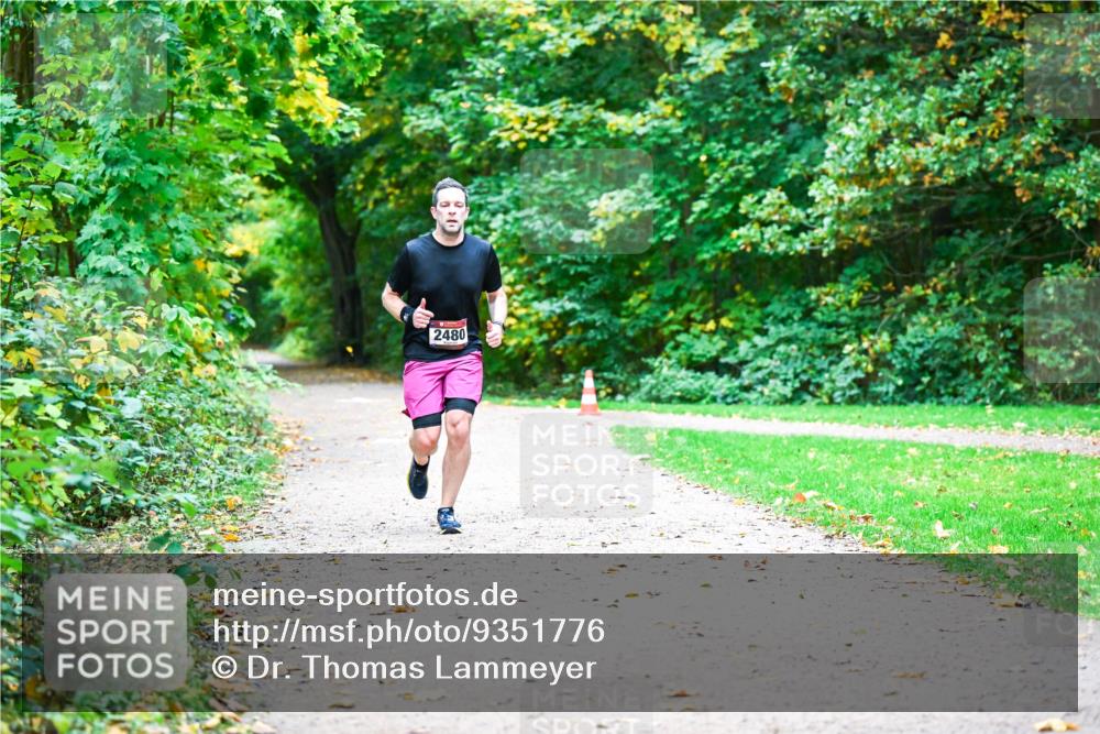 12.10.2025 - Bramfelder Halbmarathon 2025 Dr. Thomas Lammeyer http://msf.ph/oto/9351776 12.10.2025 10:40:29 Laufen 2480 meine-sportfotos.de