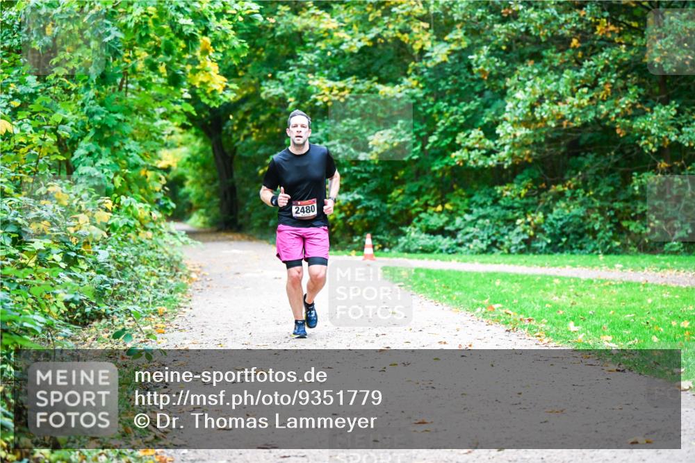 12.10.2025 - Bramfelder Halbmarathon 2025 Dr. Thomas Lammeyer http://msf.ph/oto/9351779 12.10.2025 10:40:30 Laufen 2480 meine-sportfotos.de