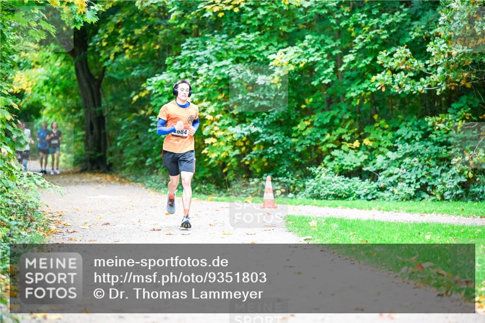 12.10.2025 - Bramfelder Halbmarathon 2025 Dr. Thomas Lammeyer http://msf.ph/oto/9351803 12.10.2025 10:40:45 Laufen 084 meine-sportfotos.de
