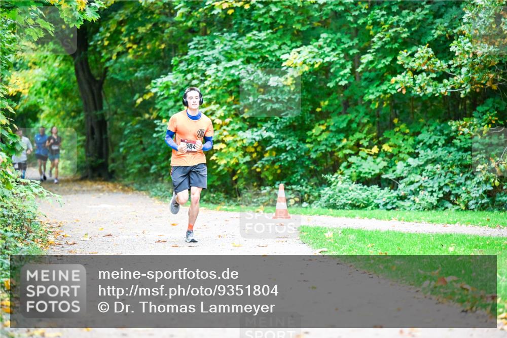 12.10.2025 - Bramfelder Halbmarathon 2025 Dr. Thomas Lammeyer http://msf.ph/oto/9351804 12.10.2025 10:40:45 Laufen 584 meine-sportfotos.de