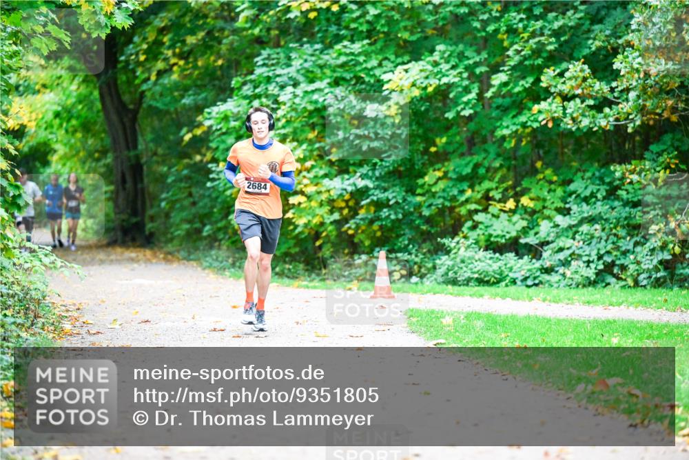 12.10.2025 - Bramfelder Halbmarathon 2025 Dr. Thomas Lammeyer http://msf.ph/oto/9351805 12.10.2025 10:40:45 Laufen 2684 meine-sportfotos.de